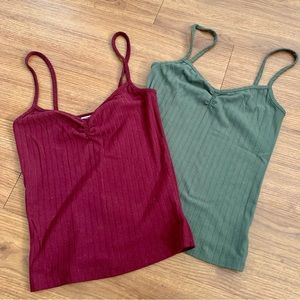 2 tank tops - New condition